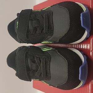 Reebok Kids Black Sneakers with Green Highlights